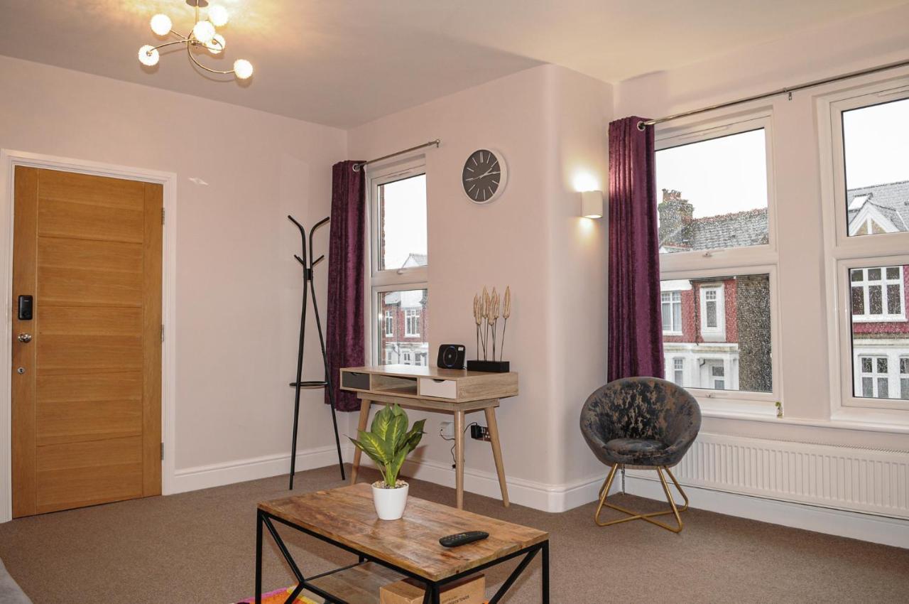 Luxury 5 Star London Apartment - Parking, Garden, Nr Greater London Metro Stations Luaran gambar