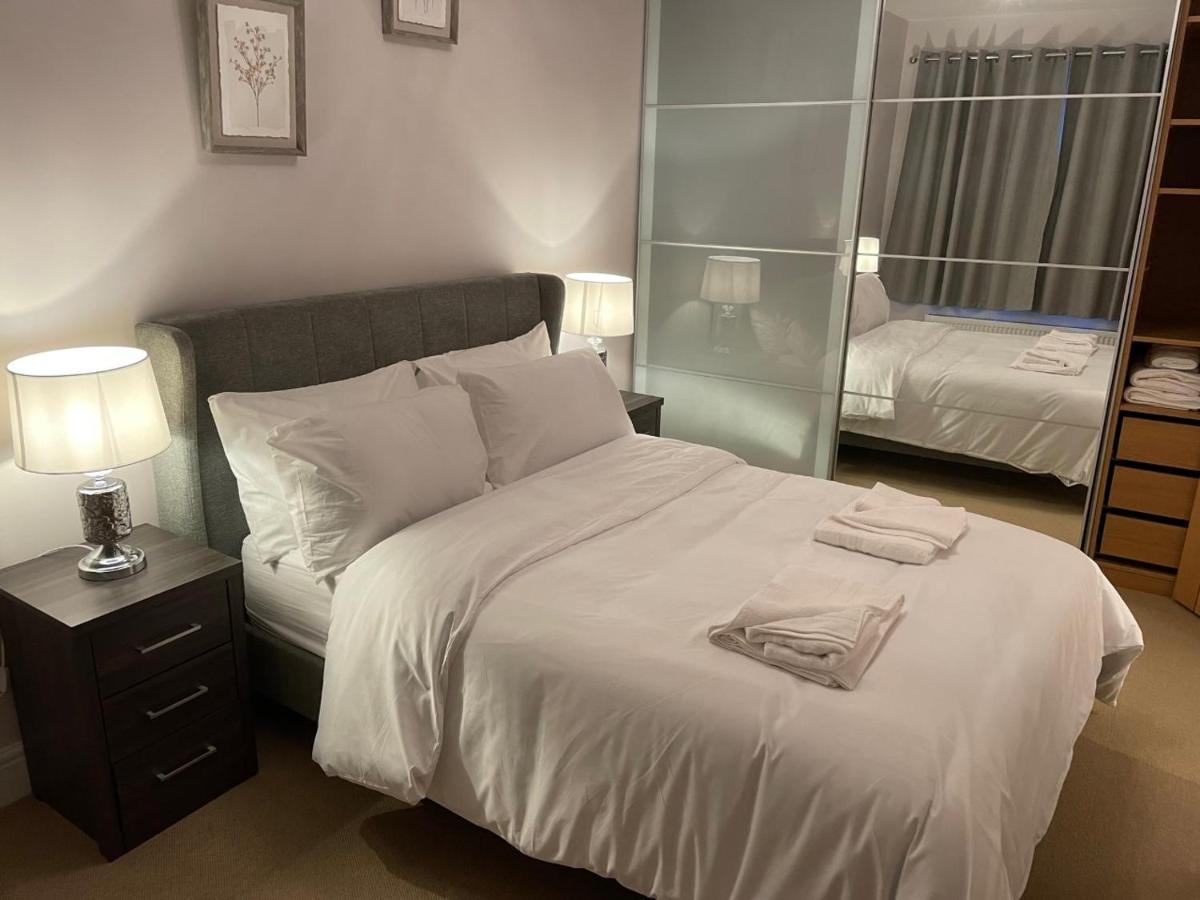 Luxury 5 Star London Apartment - Parking, Garden, Nr Greater London Metro Stations Luaran gambar