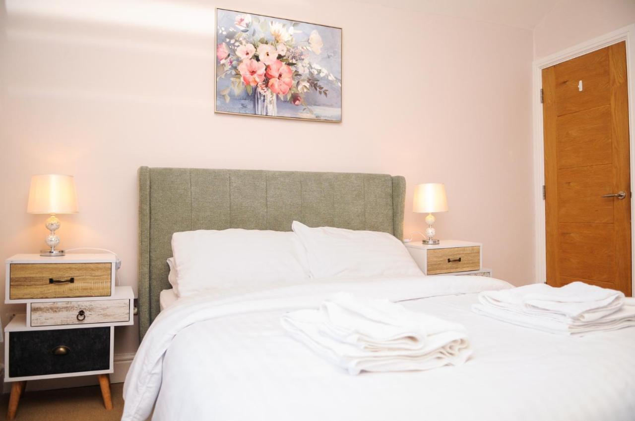 Luxury 5 Star London Apartment - Parking, Garden, Nr Greater London Metro Stations Luaran gambar