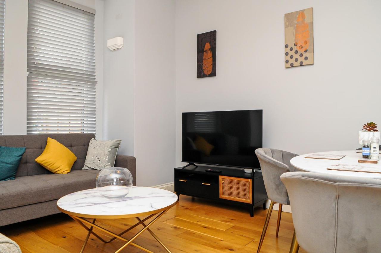 Luxury 5 Star London Apartment - Parking, Garden, Nr Greater London Metro Stations Luaran gambar