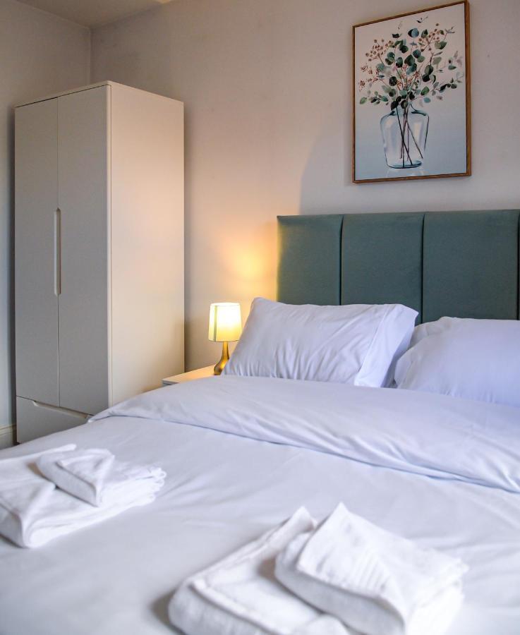 Luxury 5 Star London Apartment - Parking, Garden, Nr Greater London Metro Stations Luaran gambar