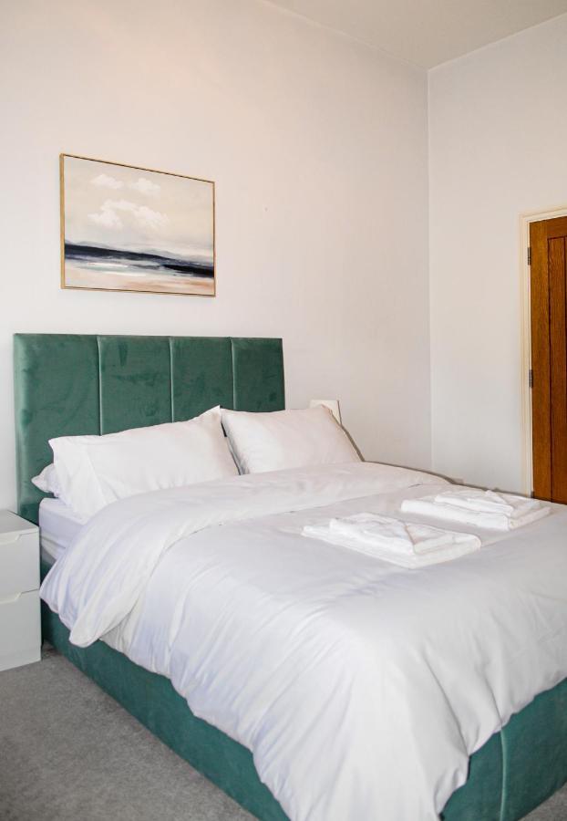 Luxury 5 Star London Apartment - Parking, Garden, Nr Greater London Metro Stations Luaran gambar